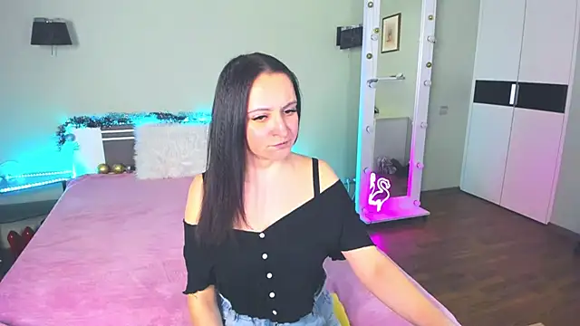 Snapshot of AngellLika chatting on December 2024 05:00:01 PM AngellLika online show from December 2024 05:00:01 PM