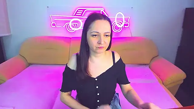 Snapshot of AngellLika chatting on December 2024 12:59:02 PM AngellLika online show from December 2024 12:59:02 PM