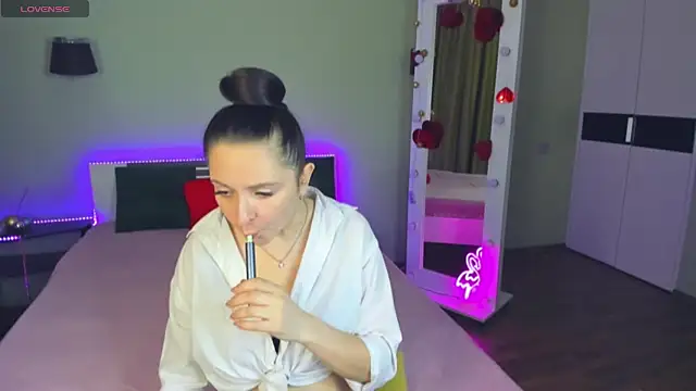 Snapshot of AngellLika chatting on September 2025 06:00:01 PM AngellLika online show from September 2025 06:00:01 PM