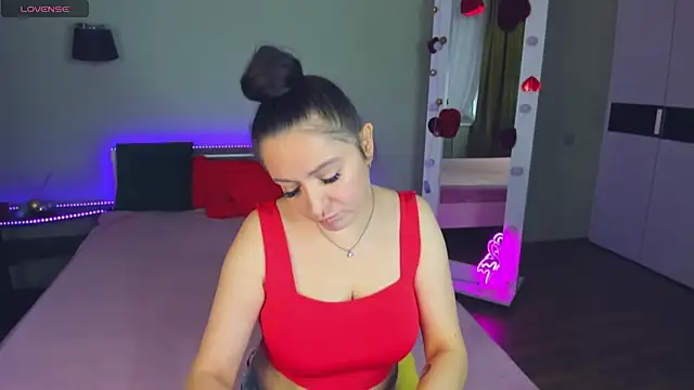 Snapshot of AngellLika chatting on October 2025 12:45:02 PM AngellLika online show from October 2025 12:45:02 PM