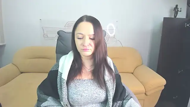 AngellLika online show from February 2026 01:40:02 PM