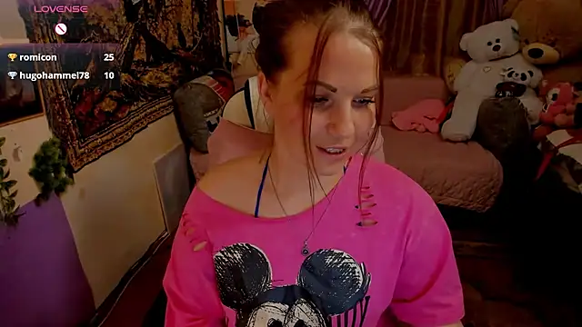 Snapshot of masha19981 chatting on July 2026 06:43:02 PM masha19981 online show from July 2026 06:43:02 PM