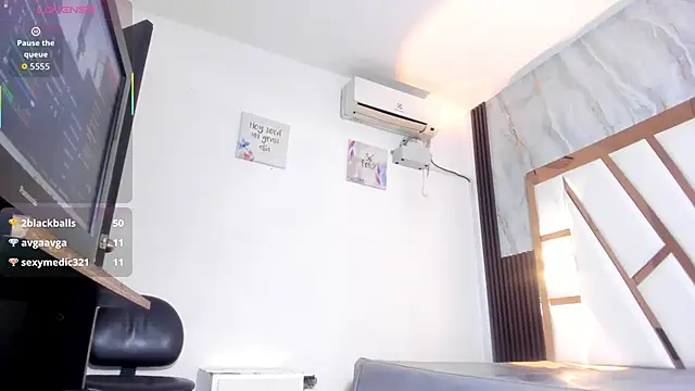 lola hornei online show from September 2025 12:27:01 AM