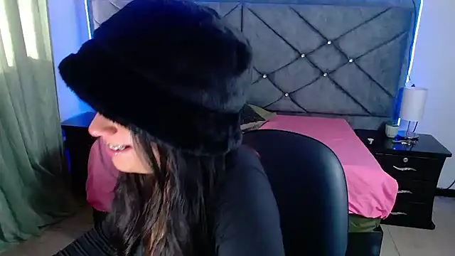 Julietacollins06 online show from September 2025 12:39:01 PM