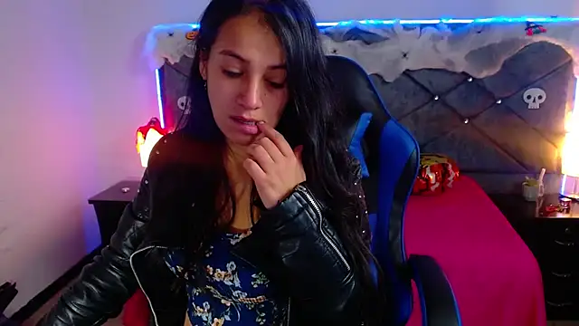 Julietacollins06 online show from October 2025 12:50:01 PM