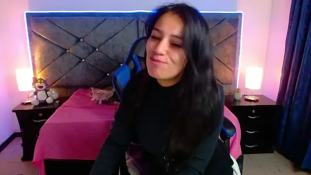 Julietacollins06 online show from November 2025 01:12:02 PM