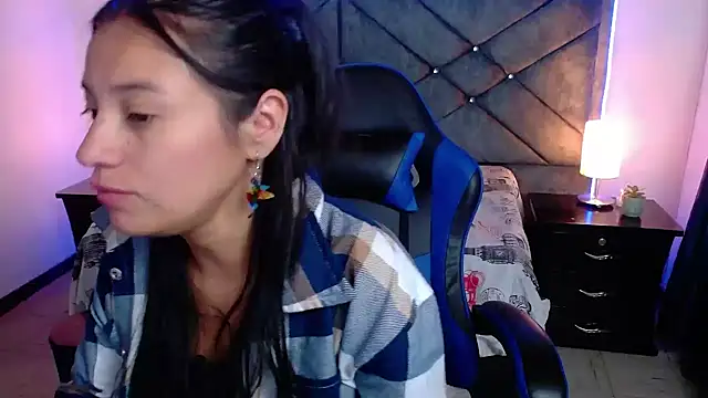 Julietacollins06 online show from December 2025 03:54:01 PM