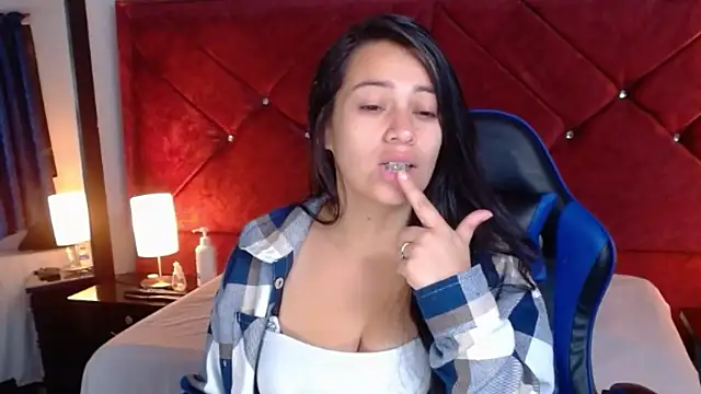 Julietacollins06 online show from March 2026 01:06:01 PM