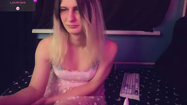 Alice Pinkhead online show from February 2025 03:15:02 PM