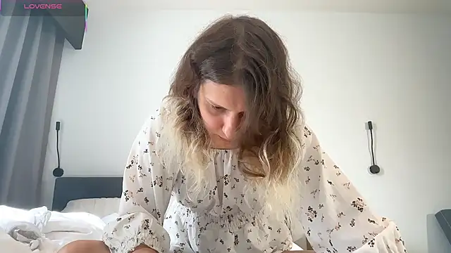 Alice Pinkhead online show from October 2025 08:23:02 AM