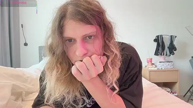 Alice Pinkhead online show from November 2025 06:23:01 AM