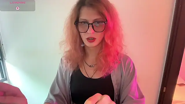 Snapshot of Alice_Pinkhead chatting on July 2026 09:07:02 AM Alice Pinkhead online show from July 2026 09:07:02 AM