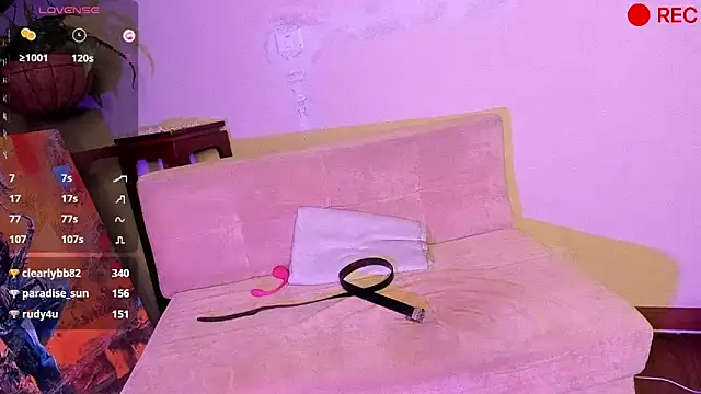 Nicholasrodrii online show from December 2024 04:45:01 AM