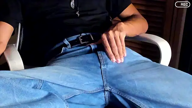 Nicholasrodrii online show from September 2025 12:33:02 AM