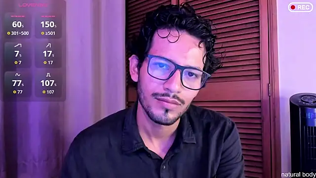 Nicholasrodrii online show from October 2025 11:14:01 PM