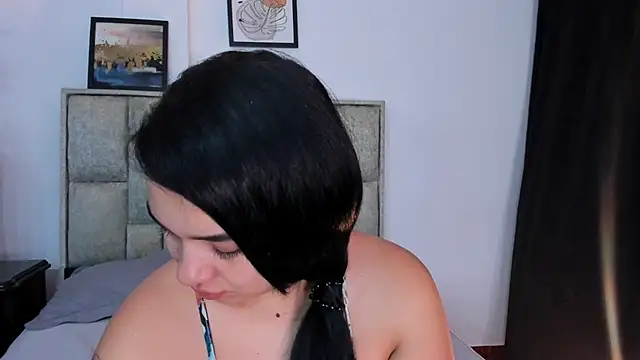 brianaGuzman online show from April 2026 05:17:01 PM