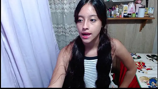 Lunawillis online show from November 2025 11:04:01 PM