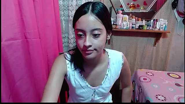 Lunawillis online show from March 2026 08:37:02 PM