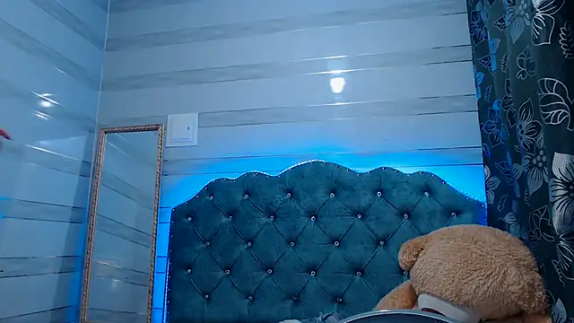 lily jamesx online show from March 2025 12:51:01 AM