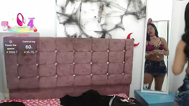 lily jamesx online show from October 2025 01:28:01 PM