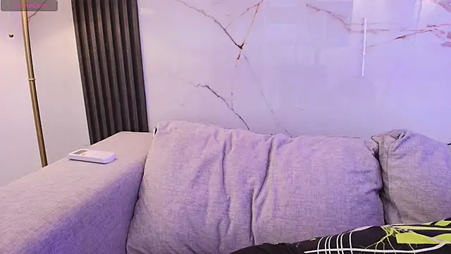 Snapshot of EvaHalsey chatting on September 2025 08:31:01 PM EvaHalsey online show from September 2025 08:31:01 PM