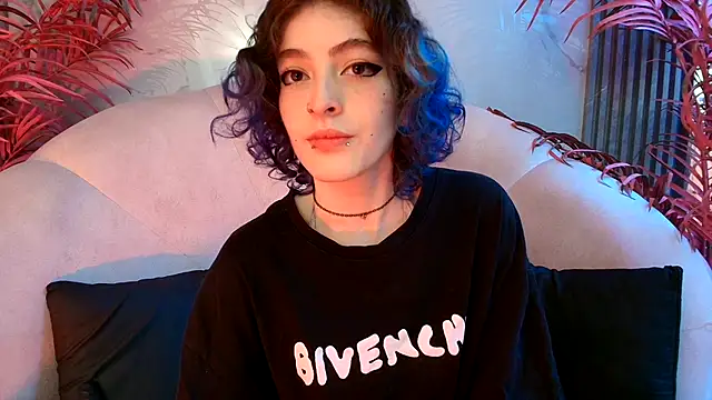 Snapshot of EvaHalsey chatting on October 2025 07:36:02 PM EvaHalsey online show from October 2025 07:36:02 PM