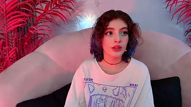 Snapshot of EvaHalsey chatting on November 2025 07:49:02 PM EvaHalsey online show from November 2025 07:49:02 PM