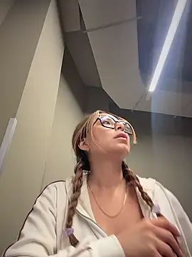 vixen allure online show from January 2026 01:05:02 PM