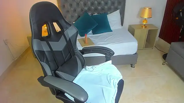 Snapshot of irantzu_hank chatting on December 2024 03:24:02 PM irantzu hank online show from December 2024 03:24:02 PM