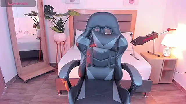 Snapshot of irantzu_hank chatting on January 2025 12:37:01 PM irantzu hank online show from January 2025 12:37:01 PM