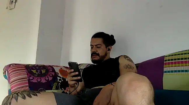 AndresSmith   online show from March 2025 03:14:02 PM