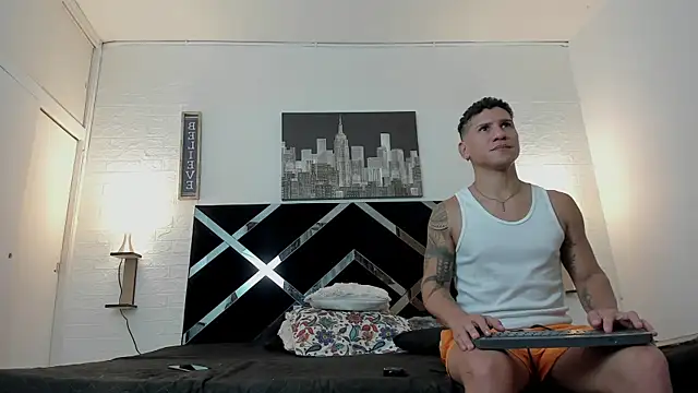 nakedfoam1 online show from November 2025 05:01:02 AM