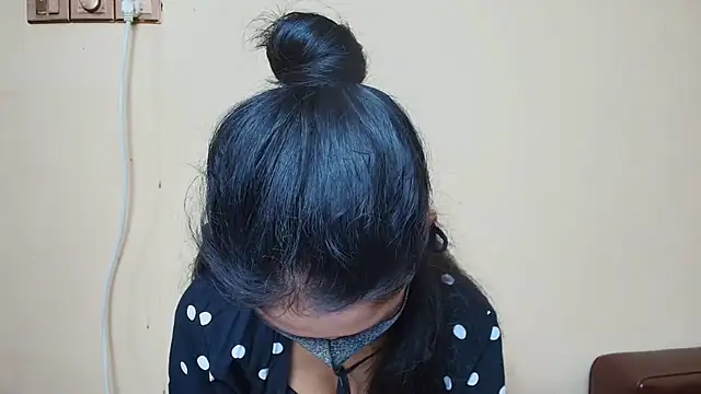 Srabontii online show from November 2025 09:42:02 AM