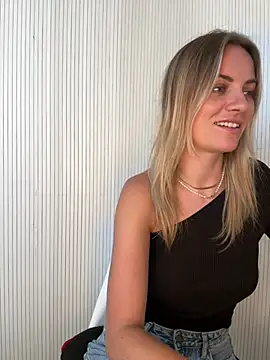 Snapshot of Milla__one chatting on June 2026 01:02:02 PM Milla one online show from June 2026 01:02:02 PM