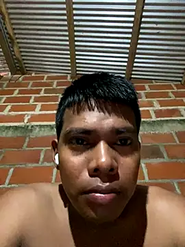 SquishyAlanine online show from November 2025 12:55:02 AM