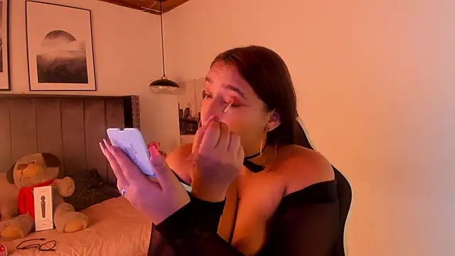 Snapshot of Alaia_Cute chatting on December 2024 03:01:02 AM Alaia Cute online show from December 2024 03:01:02 AM