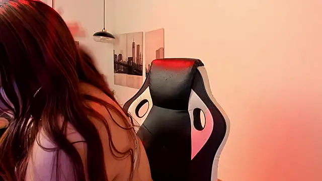 Snapshot of Alaia_Cute chatting on February 2025 02:53:01 AM Alaia Cute online show from February 2025 02:53:01 AM