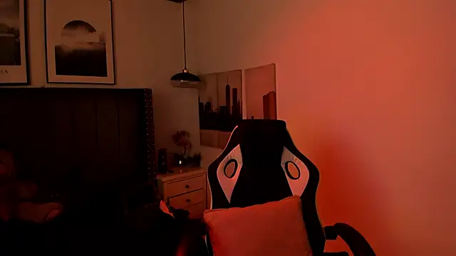 Snapshot of Alaia_Cute chatting on March 2025 02:19:02 AM Alaia Cute online show from March 2025 02:19:02 AM