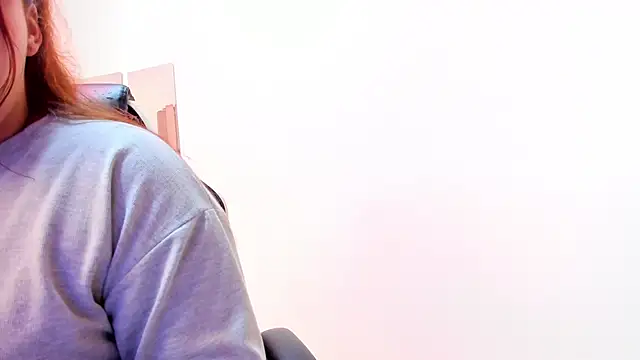 Snapshot of Alaia_Cute chatting on March 2025 09:10:02 AM Alaia Cute online show from March 2025 09:10:02 AM