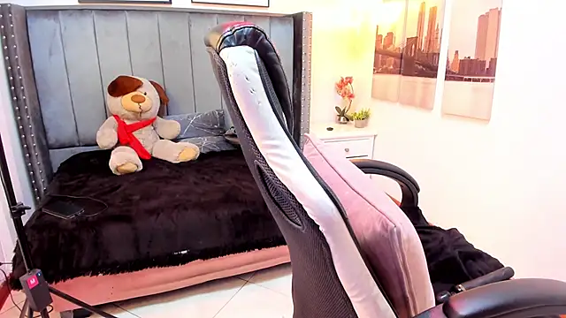 Snapshot of Alaia_Cute chatting on March 2025 08:52:01 AM Alaia Cute online show from March 2025 08:52:01 AM