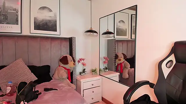 Snapshot of Alaia_Cute chatting on September 2025 03:39:01 AM Alaia Cute online show from September 2025 03:39:01 AM