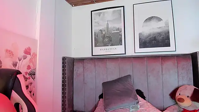 Snapshot of Alaia_Cute chatting on October 2025 03:15:02 AM Alaia Cute online show from October 2025 03:15:02 AM