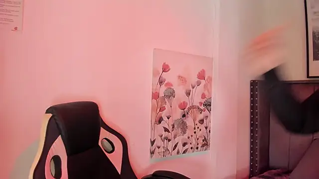 Snapshot of Alaia_Cute chatting on November 2025 03:05:01 AM Alaia Cute online show from November 2025 03:05:01 AM