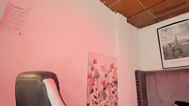 Snapshot of Alaia_Cute chatting on November 2025 03:18:02 AM Alaia Cute online show from November 2025 03:18:02 AM