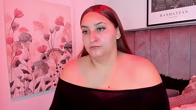 Snapshot of Alaia_Cute chatting on January 2026 02:36:02 AM Alaia Cute online show from January 2026 02:36:02 AM