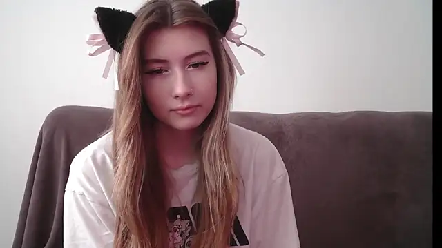 ErikaShyy online show from December 2024 10:45:02 AM