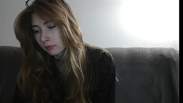 ErikaShyy online show from December 2024 05:02:01 PM