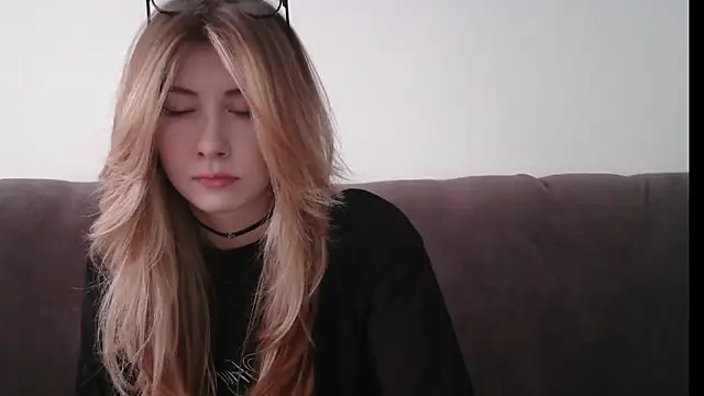 ErikaShyy online show from January 2025 07:29:01 AM