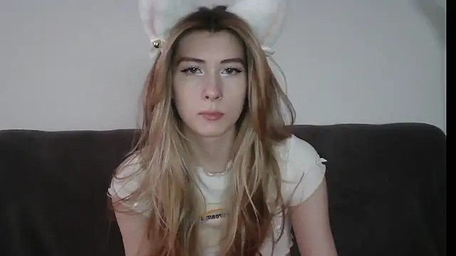 ErikaShyy online show from January 2025 10:52:02 AM