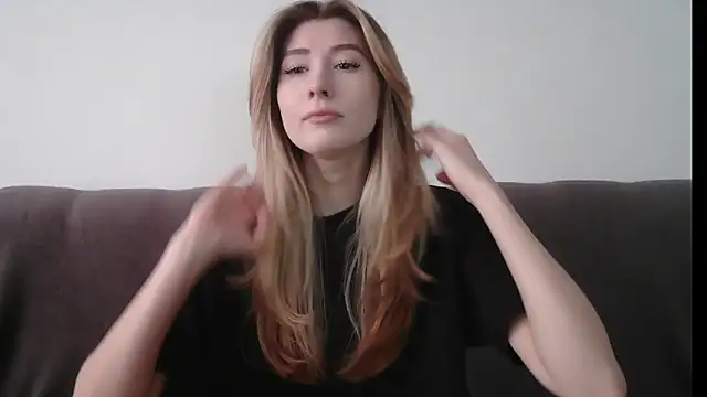 ErikaShyy online show from February 2025 10:15:01 AM